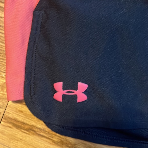 under armour shorts, size S - Picture 2 of 5